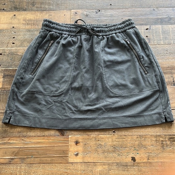 Athleta Dresses & Skirts - Athleta Skirt Size 8 Gray
